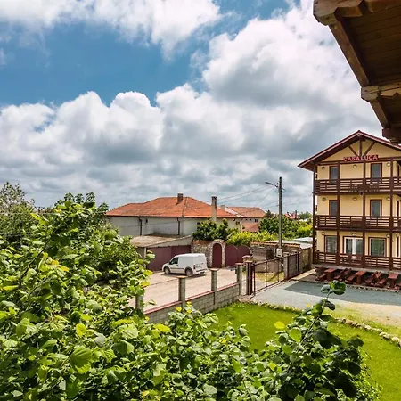 Gazde/Camere de închiriat Casa Luca 2