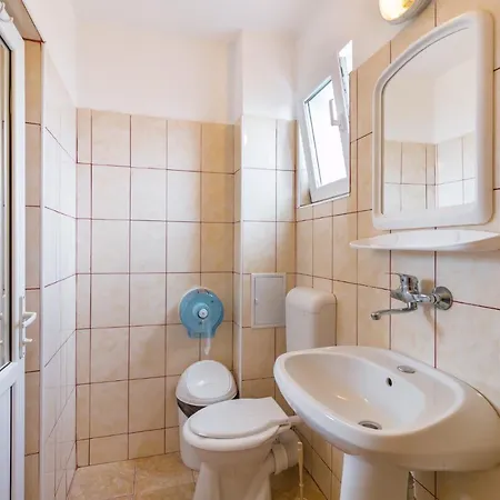 Casa Luca 2 Gazde/Camere de închiriat Vama Veche