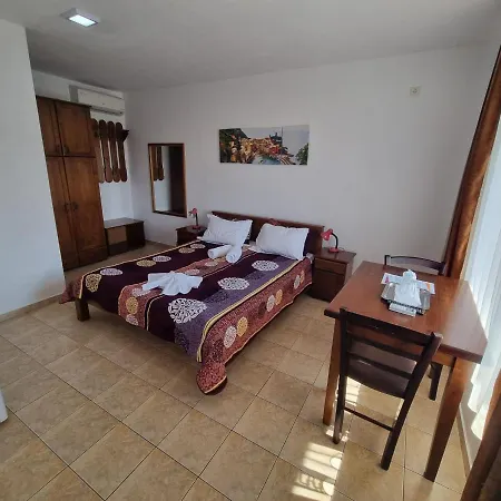 Casa Luca 2 Gazde/Camere de închiriat Vama Veche
