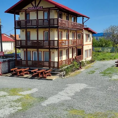 Gazde/Camere de închiriat Casa Luca 2