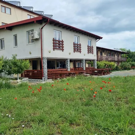 Проживание в семье Casa Luca 2 Вама-Веке