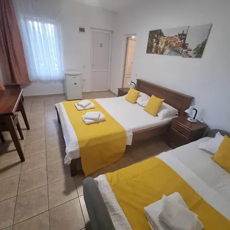 Gazde/Camere de închiriat Casa Luca 2 *